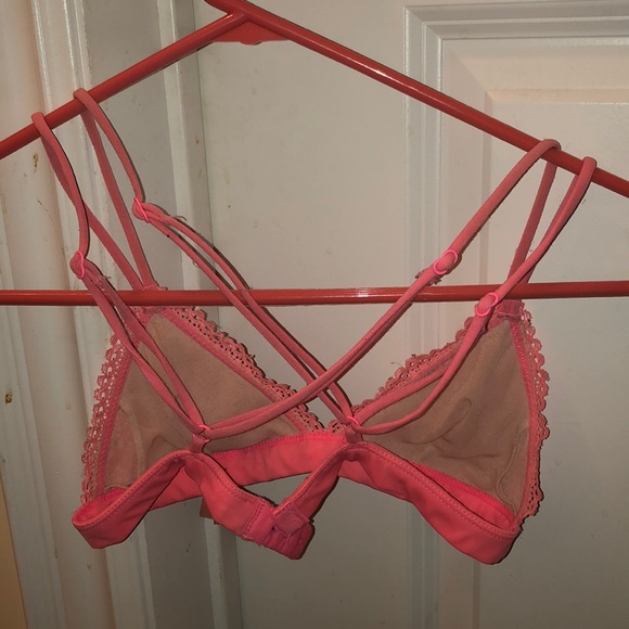 Laced bra - Picture 2 of 3